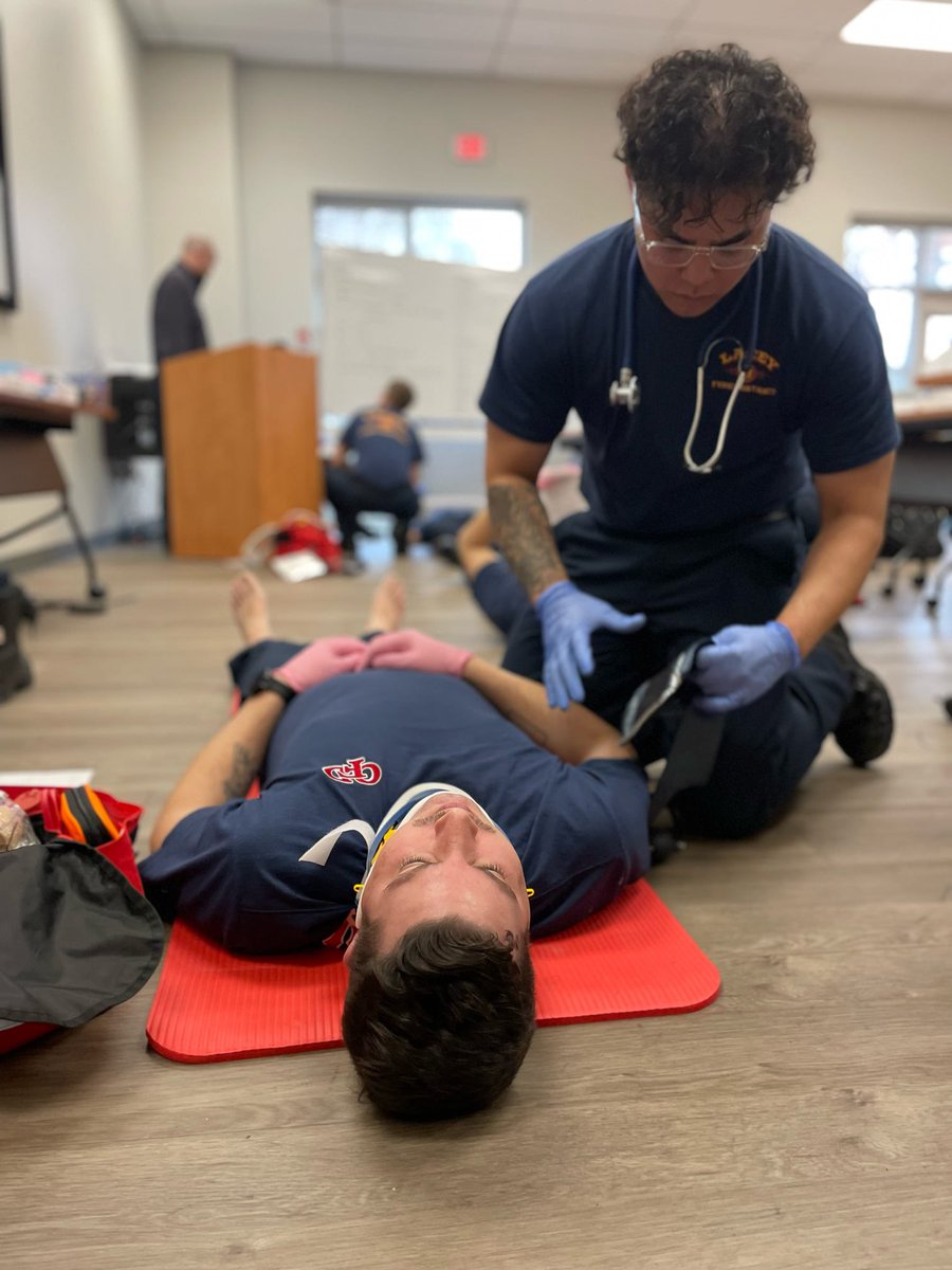 LaceyFireDist3's tweet photo. South Sound Recruit Academy is in full swing! Our recruits are in their 3rd week of EMT school. Today (Friday) they are riding on our rigs, practicing their emergency medical skills & building “Competence to effectively handle whatever challenge we face.” That’s the #LFD3WAY https://t.co/rAYuLrPigP
