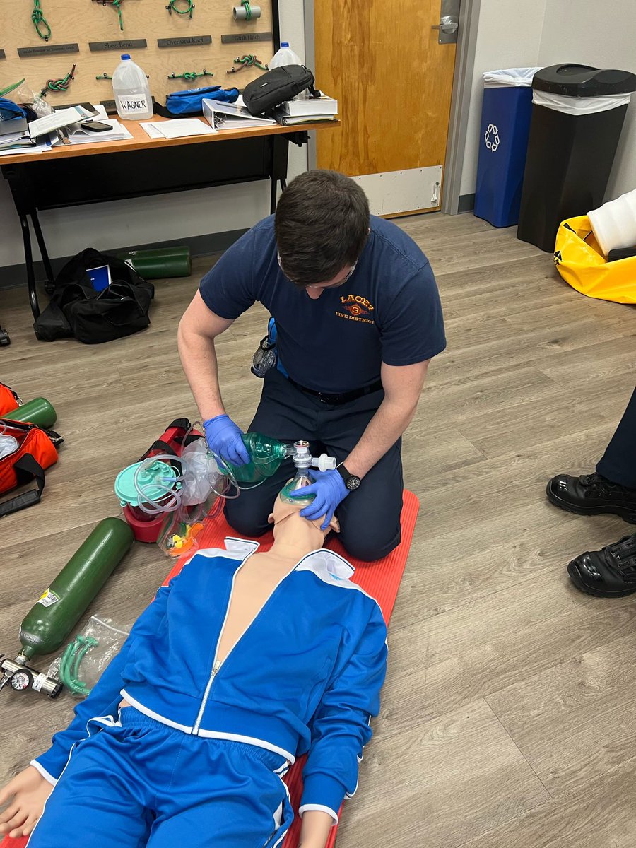 LaceyFireDist3's tweet photo. South Sound Recruit Academy is in full swing! Our recruits are in their 3rd week of EMT school. Today (Friday) they are riding on our rigs, practicing their emergency medical skills & building “Competence to effectively handle whatever challenge we face.” That’s the #LFD3WAY https://t.co/rAYuLrPigP