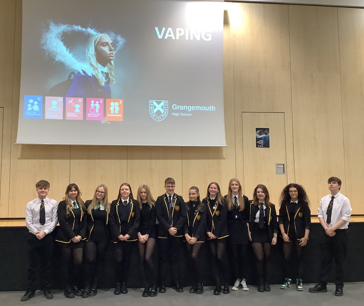 1/2 Incredibly proud of these <a href="/GrangemouthHS/">Grangemouth HS</a> senior pupils who created and presented a balanced, informative and, at times, shocking presentation on #Vaping  for all S1 and S2 pupils #Learning #Respect #saltire