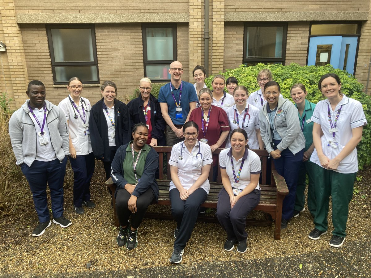 Congratulations to Clinical Specialist Physiotherapist, Michelle Gibb, who has won the Sarah Keilty Award for emerging leaders in Physiotherapy. She was honoured by @TheACPRC at a virtual event, before a surprise celebration was held by her team-mates at the Glenfield.