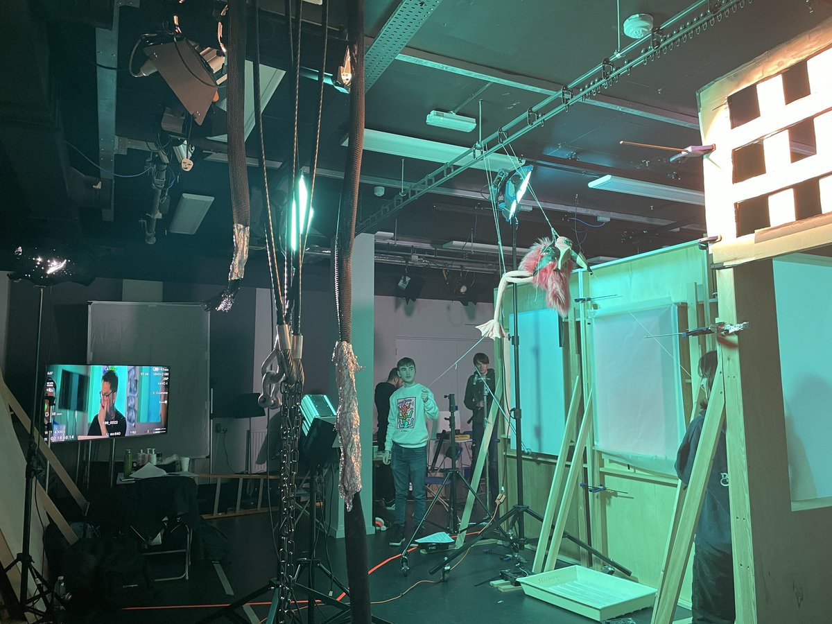 Solent_Prods's tweet image. Recently we had an amazing lighting and directing for narrative film workshop, held by one of Solent’s Technical Instructors! Head over to our Instagram page to read more about how we get our students industry ready by delivering real world experience from industry professionals.