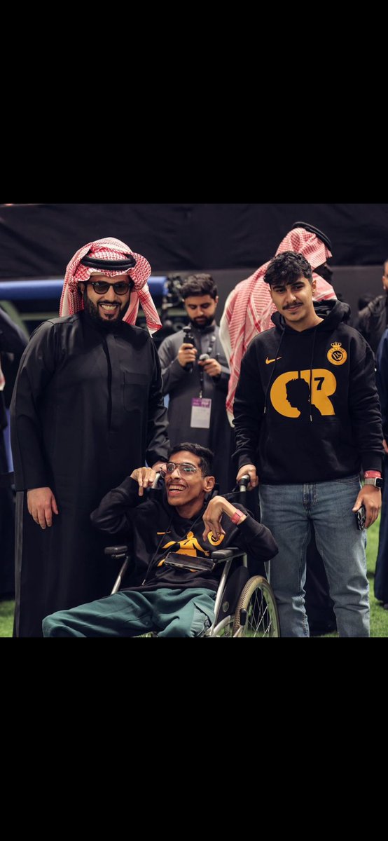 ifusfus's tweet photo. مع معالي المستشار تركي الله يسعده يوم للتاريخ أنت😍🫣#تركي_آل_الشيخ @Turki_alalshikh https://t.co/EsuAZTy75m