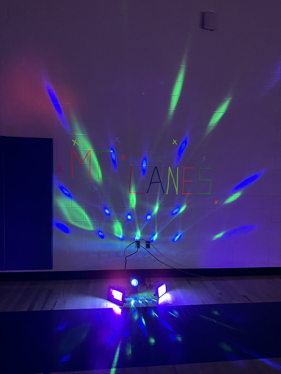 coachiggins's tweet photo. It’s a great day to be a bulldog #martincityk8 #grandview #cosmobowl #physed #peteacher https://t.co/v7vmqVrOvn