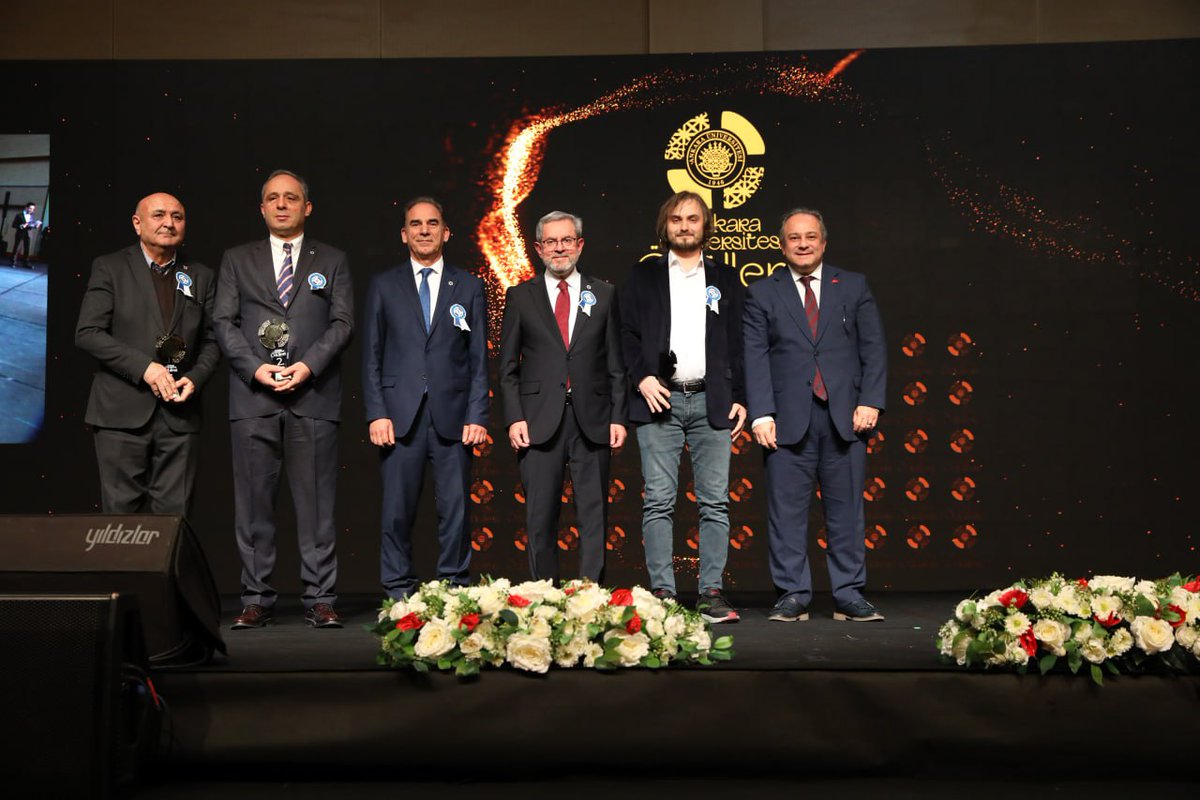 physeng_au's tweet photo. Üniversitemiz tarafından ilki gerçekleştirilen “Ankara Üniversitesi Ödülleri”  kapsamında Fizik Mühendisliği Bölümü öğretim üyelerinden Prof. Dr.  Ayhan ELMALI ve Doç. Dr. Ahmet KARATAY “Ankara Üniversitesi Ödülü”nü almaya hak kazanmıştır. https://t.co/vbqmhAtyZb