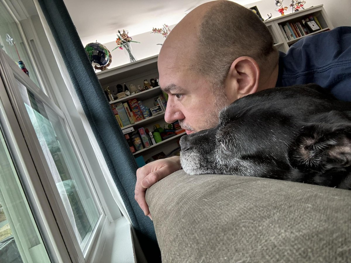 LibbyDog decided to join me waiting for today’s Apple Vision Pro delivery.
#AppleVisionPro #SpatialComputing