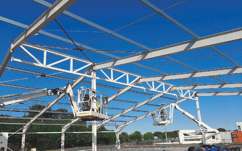 batiweb's tweet image. 🏗 Le SCMF, représentant des #constructeurs métalliques en France, affiche 3,5 % de #croissance d’activité entre 2022 et 2023. Un dynamisme toujours porté par les #bâtiments #commerciaux et #industriels, mais aussi la #réhabilitation ➡️ ow.ly/sBcz50QxktW