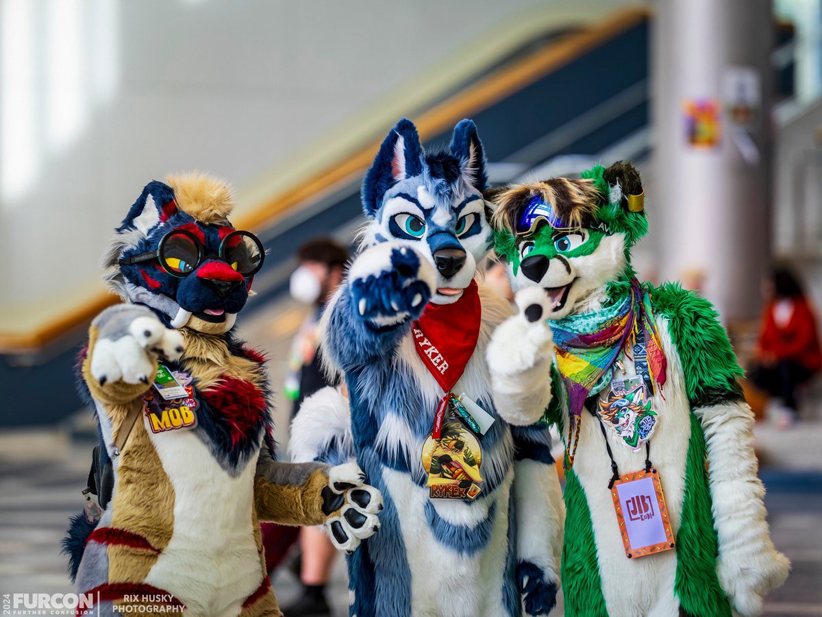 Hey you, yes you. Did you know it’s #FursuitFriday ? 🐱: @LaylokuLeon 🐶: @JibKodi 🪡: @MadeFurYou @TokaiSuiting DHC 📷: @RixHusky