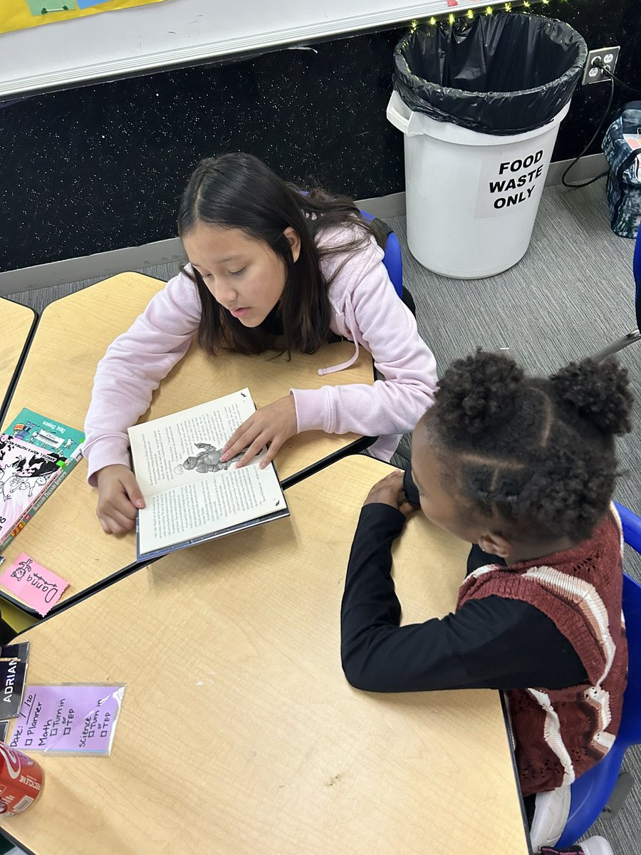 Matos_Jones1st's tweet image. ¡Educación en espiral! Seguimos motivando y compartiendo con nuestros amigos en la lectura del 5to grado 📖 @Ms_Garza5th @JonesAcademy1 #sololomejor