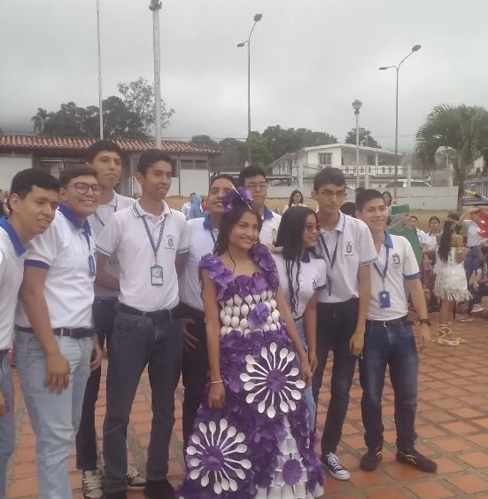 VrrAndes's tweet photo. #2feb en el @Nucleo_Tachira  se desarrolla el *Concurso de Disfraces Ecológicos* Carnavales 2024, realizado por el Área de Asuntos Sociales y PC y el EAD de Cultura, con la participación de la comunidad estudiantil Unefista.
@Unefa_VEN
@R_Nicodemo 
@NicolasMaduro
@SalaUnefa https://t.co/TPJALdfM46