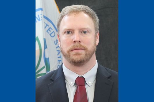 Tomorrow at noon! Dr. Joshua Harrill of @EPAresearch will discuss the use of two assays for human-derived in vitro models as a first tier in chemical hazard evaluation. Tune in online or in-person! sites.nicholas.duke.edu/envhealth/febr…