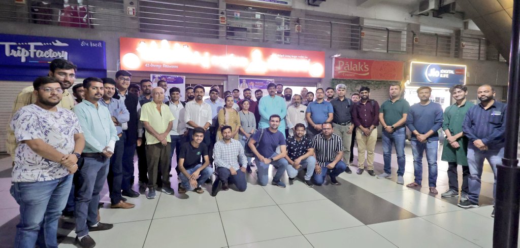 AmitThakerBJP's tweet photo. Interacted with startup founders of Vejalpur and discussed their innovations. It was a fruitful conversation with lot of idea sharing. #VejalpurStartupFestival #VSF #StartupIndia https://t.co/NwD5fm6QTt