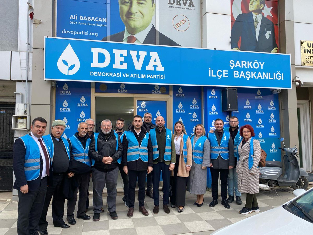 cem_avs's tweet photo. Tekirdağ Şarköy’de teşkilatımız ile birlikte esnaf ziyaretlerimiz devam ediyor. https://t.co/2MLXb64vi4