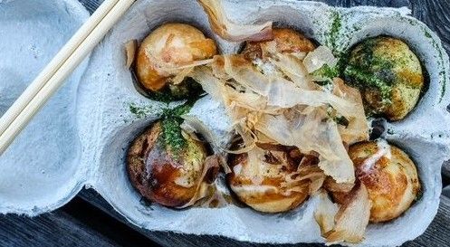 Always popular with #WYHNewYear visitors, <a href="/SheSellsSushi/">Lisa</a> will be serving up #sushi and more. 📷📷
#streetfood #LunarNewYear #ChineseNewYear #Bristol