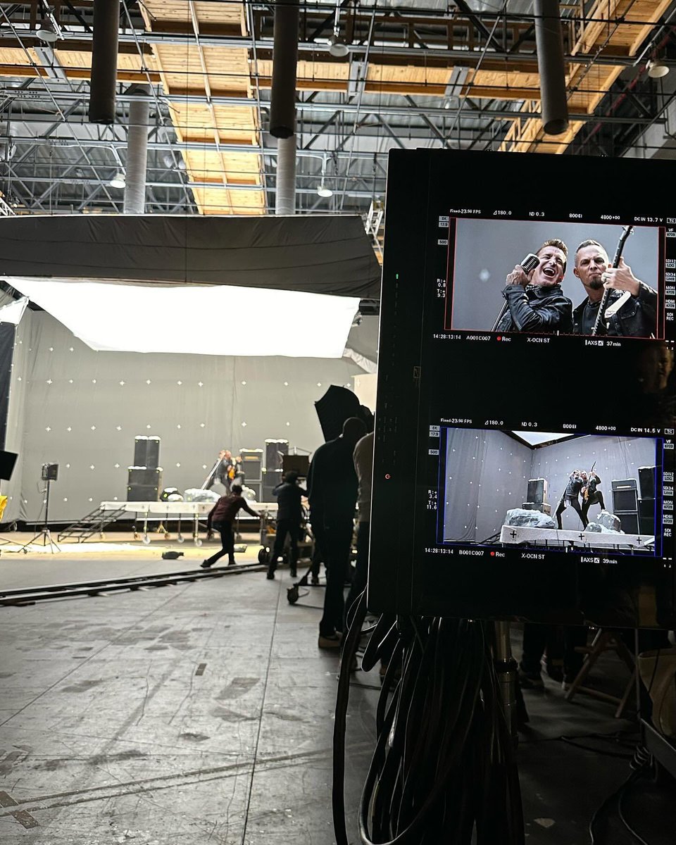 TremontiMichael's tweet photo. Meanwhile, on Paramount Mountain. Some BTS with @MarkTTremonti @ScottStapp & @Creed
#Need4Creed #Creed #ParamountPlus #SuperBowl2024 https://t.co/YK9SbZgafL