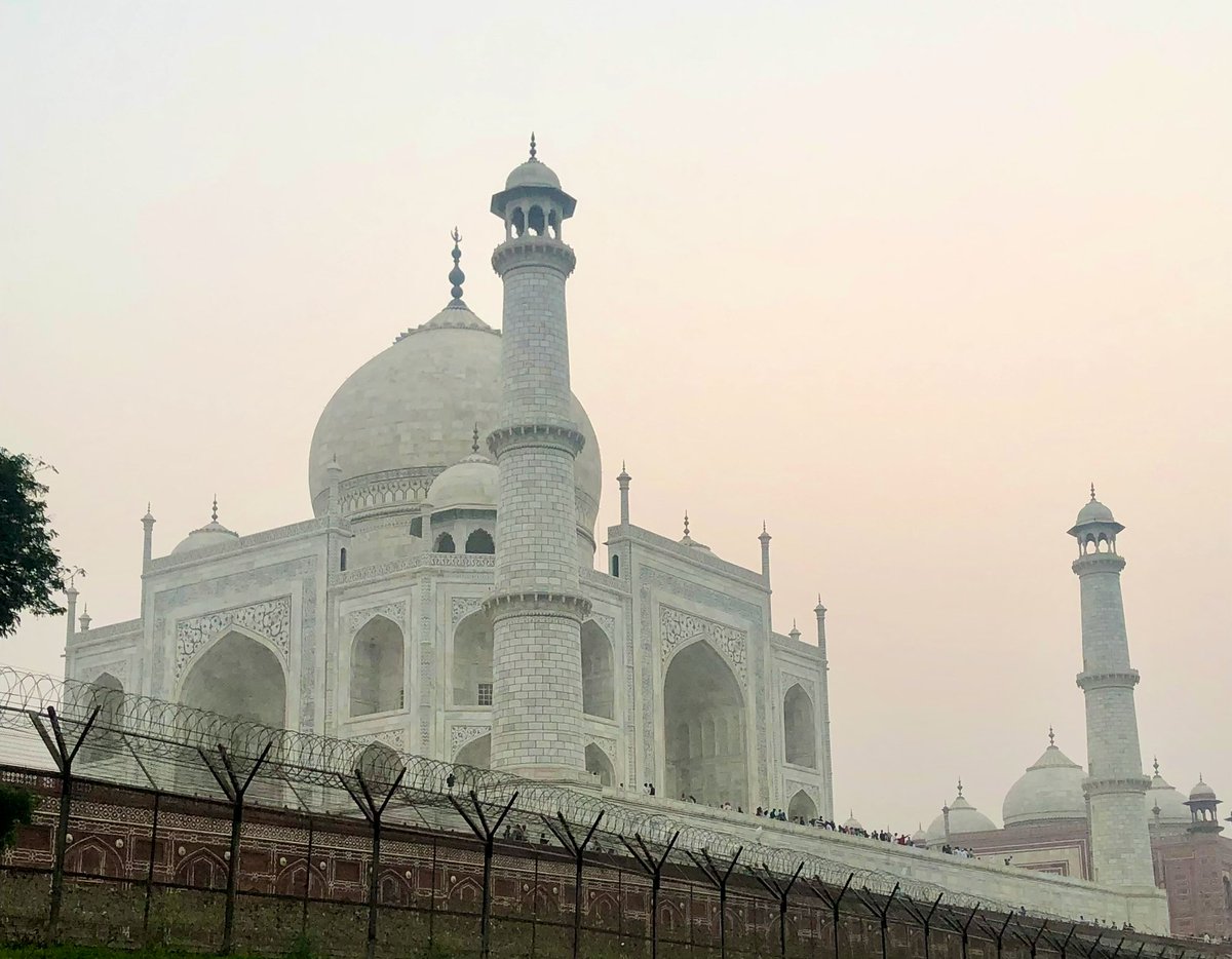 dassnikhil's tweet photo. @BraydenCreation #shotoniphone #TheTajMahal https://t.co/KfQsV6YKsi