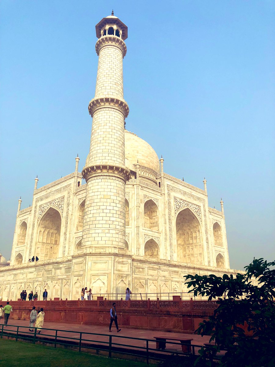 dassnikhil's tweet photo. @BraydenCreation #shotoniphone #TheTajMahal https://t.co/KfQsV6YKsi