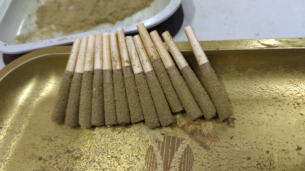 It's Fried-ay! Just painted some Pre-rolls with distillet and dusted them with Keif. Happy Groundhog Day!!!!