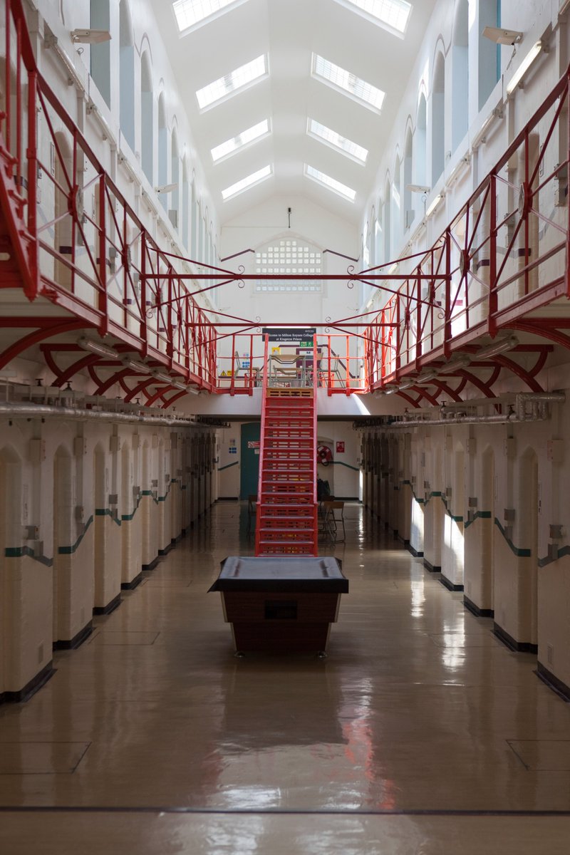 TheHowardLeague's tweet photo. The prison population in England and Wales stands at 87,706. 

There are 168 more people in prison today than there were last week, and 4,518 more than this time last year.

There are 84,118 people in men's prisons and 3,588 in women's prisons.

https://t.co/DjEggOr5dd