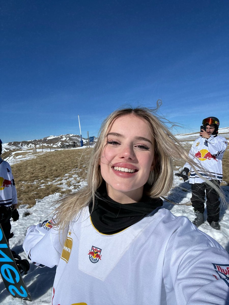 Lia Sikora tweet media