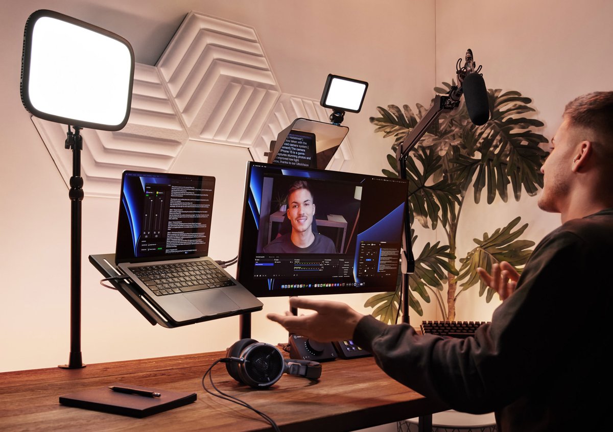 Have you used a teleprompter for teaching online classes? For eye-contact and scripting? Do you recommend it? Elgato Prompter has got me interested in investing in one