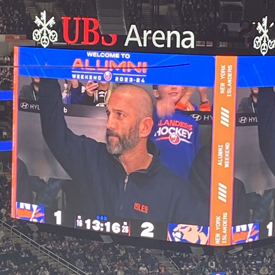ColiSinBinPod's tweet photo. @vukota_mick12 @Richpilon @dariusk72 @TownshendHockey @SteveWebb20 #Isles #AlumniNight

@KCOLLEY62 
@bootland27 
Kip Brennan
Trevor Gillies https://t.co/Ns2qKohyFj