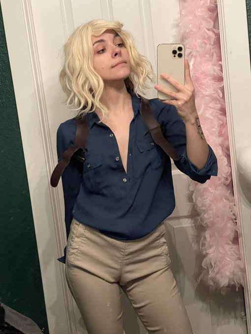 Still have a few things to gather and I have to style the hair. Any guesses? https://t.co/t2xnbqOFrD