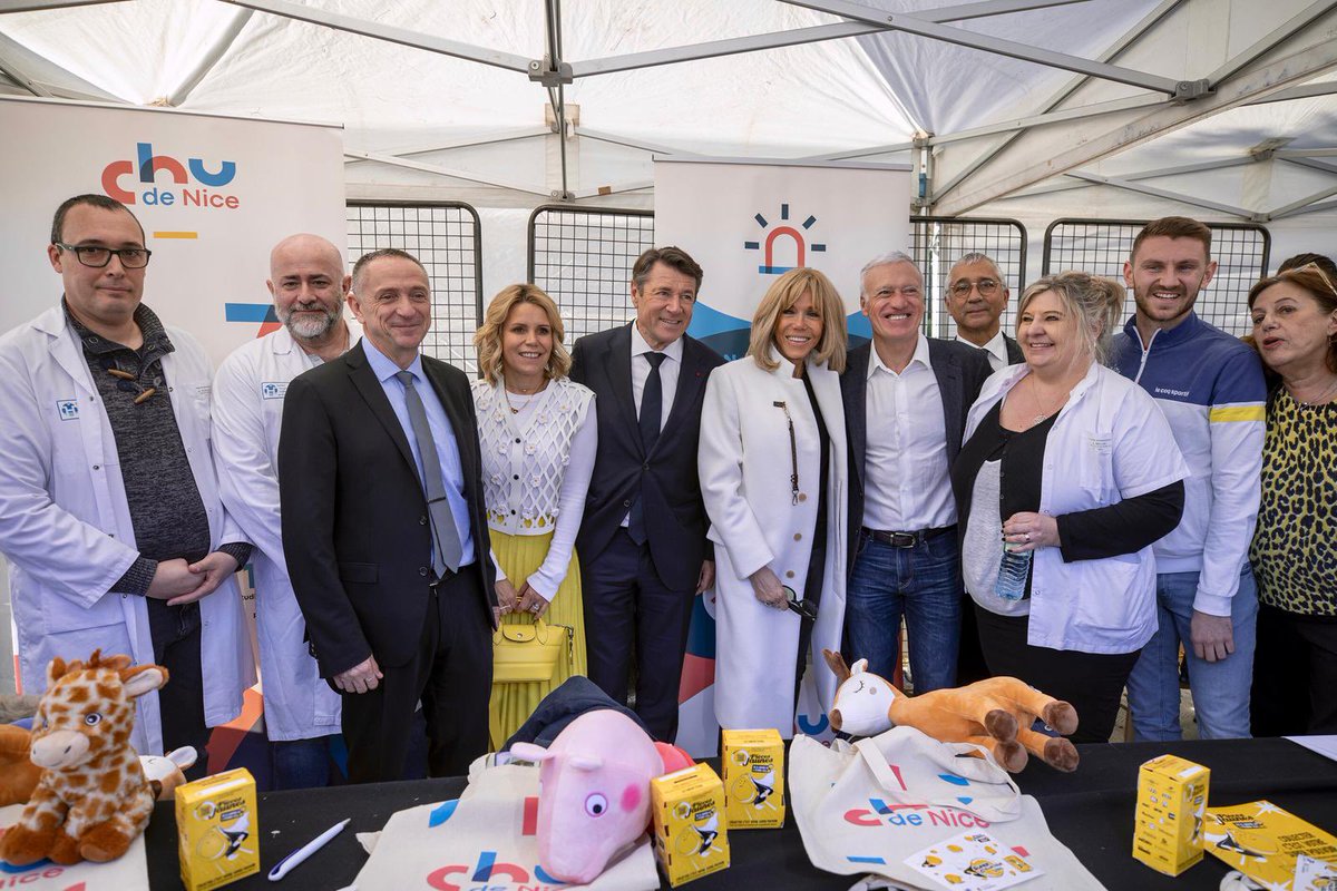 VilledeNice's tweet photo. L'opération @piecesjaunes 2024 est une réussite grâce à vous !

Merci à Didier Deschamps et Brigitte Macron pour leur présence 🙌

Merci à tous les donateurs, petits et grands ! Votre engagement fait la différence dans la vie de milliers d'enfants. 🏥💛

#ILoveNice https://t.co/gb298LK5cK