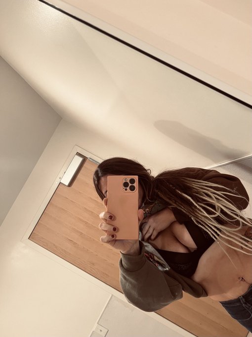 Werk selfie 😍 https://t.co/ZAzyHzdUWx