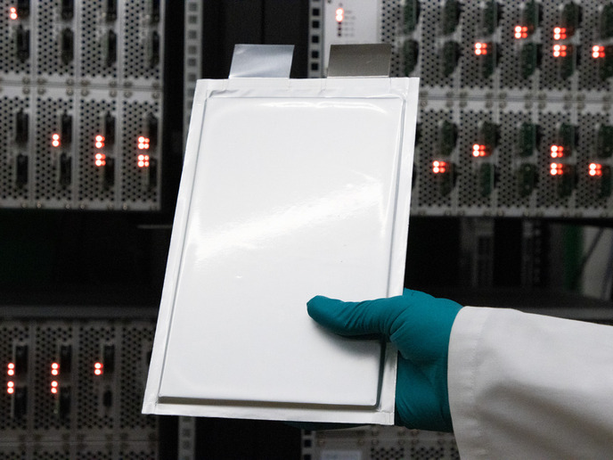 cinea_eu's tweet image. #ProjectinFocus #EU #H2020Transport
🔋 Meet @COBRA_batteries who have made big advances in #electricmobility by developing #Spain&apos;s first large format cobalt-free lithium-ion battery prototype
♻️Good for business &amp;amp; the environment👏
Story by @CORDIS_EU ➡cinea.ec.europa.eu/featured-proje…