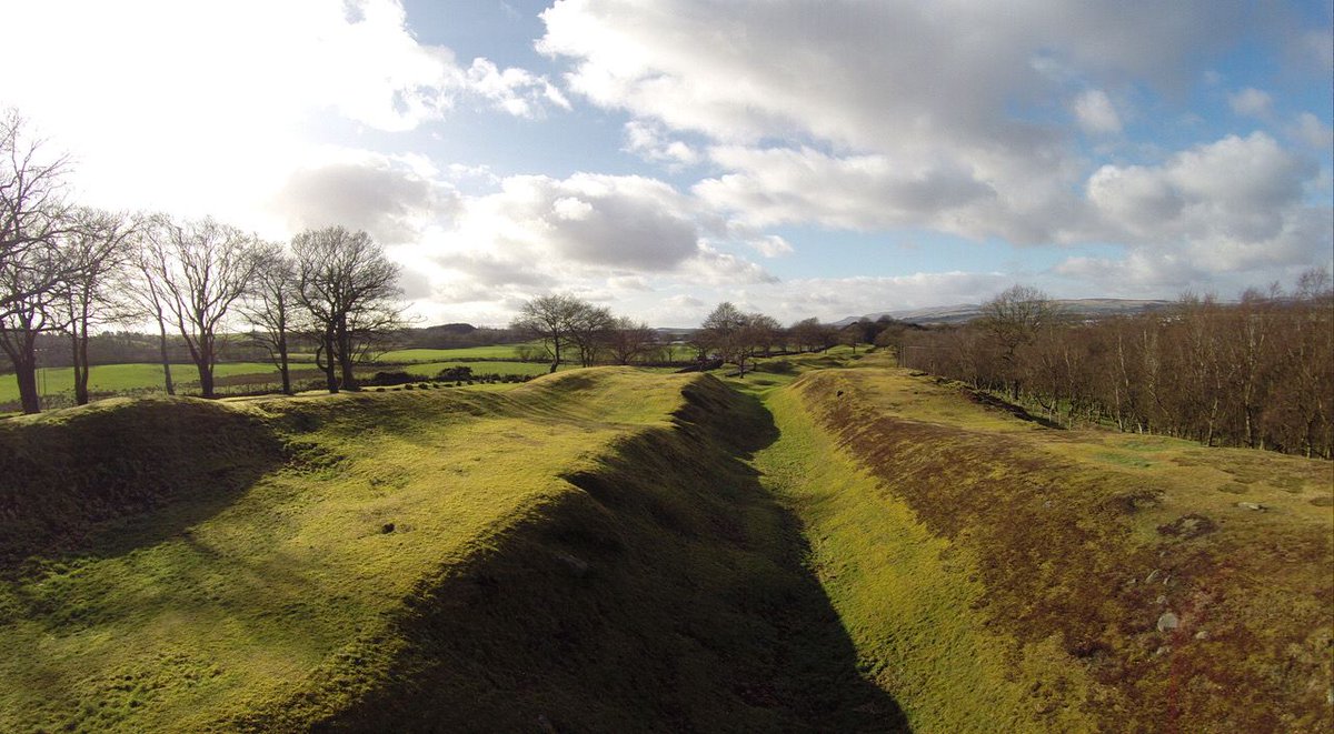 For those who think the Romans never made it further north than Hadrian's Wall, here is the #Roman Antonine Wall & Rough Castle in winter colours. Rough Castle is one of the best preserved forts, with the tallest surviving section of rampart. @AntonineWall