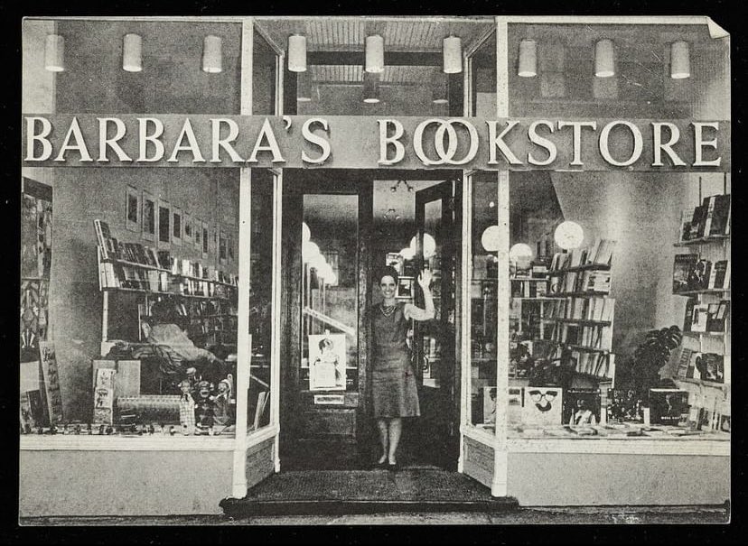 Vintage postcard of the first ever Barbara’s Bookstore on Wells St. in Old Town, est. 1963. This was when Barbara’s shared a neighborhood with Second City, jazz clubs, hippy head shops and the very first Crate and Barrel.