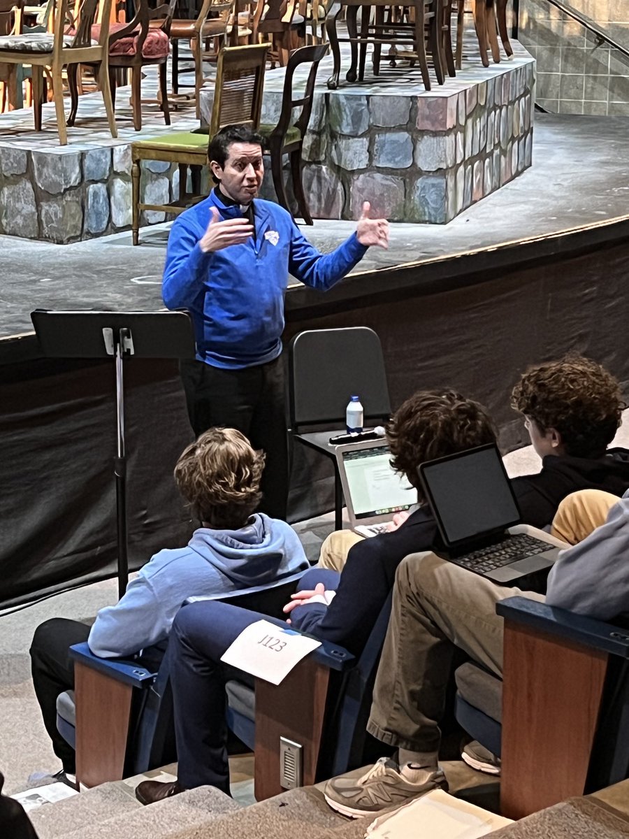 SLUHPrincipal's tweet photo. Grateful to have Fr. Michael Rozier, SJ from ⁦@SaintLouisU⁩ here speaking to our Men 4 Life club! https://t.co/YlbpBRLWJR