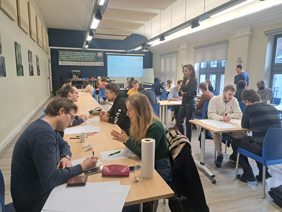 Aujourd'hui c'était la journée au vert des scientifiques <a href="/UNamurCSFaculty/">UNamur - Faculté d'Informatique</a>, vulgarisation des sujets de thèse, échanges et PhDGame étaient au programme <a href="/mxmadr/">Maxime ANDRÉ</a> <a href="/menelbarkallah/">Manel Barkallah</a>