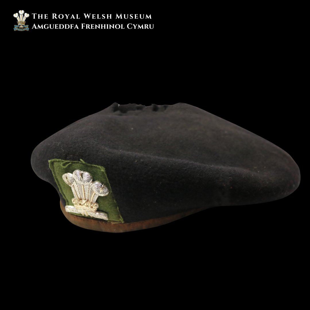 RW_Museum's tweet photo. #FlashbackFriday to Ireland in February 1984. This beret belonged to Private Phillip Bunce of D Company, 1st Battalion, the Royal Regiment of Wales. Bunce survived an IRA ambush whilst patrolling in Belfast.

#thetroubles #recenthistory #collection #museum #army https://t.co/PTWeRQPVq4