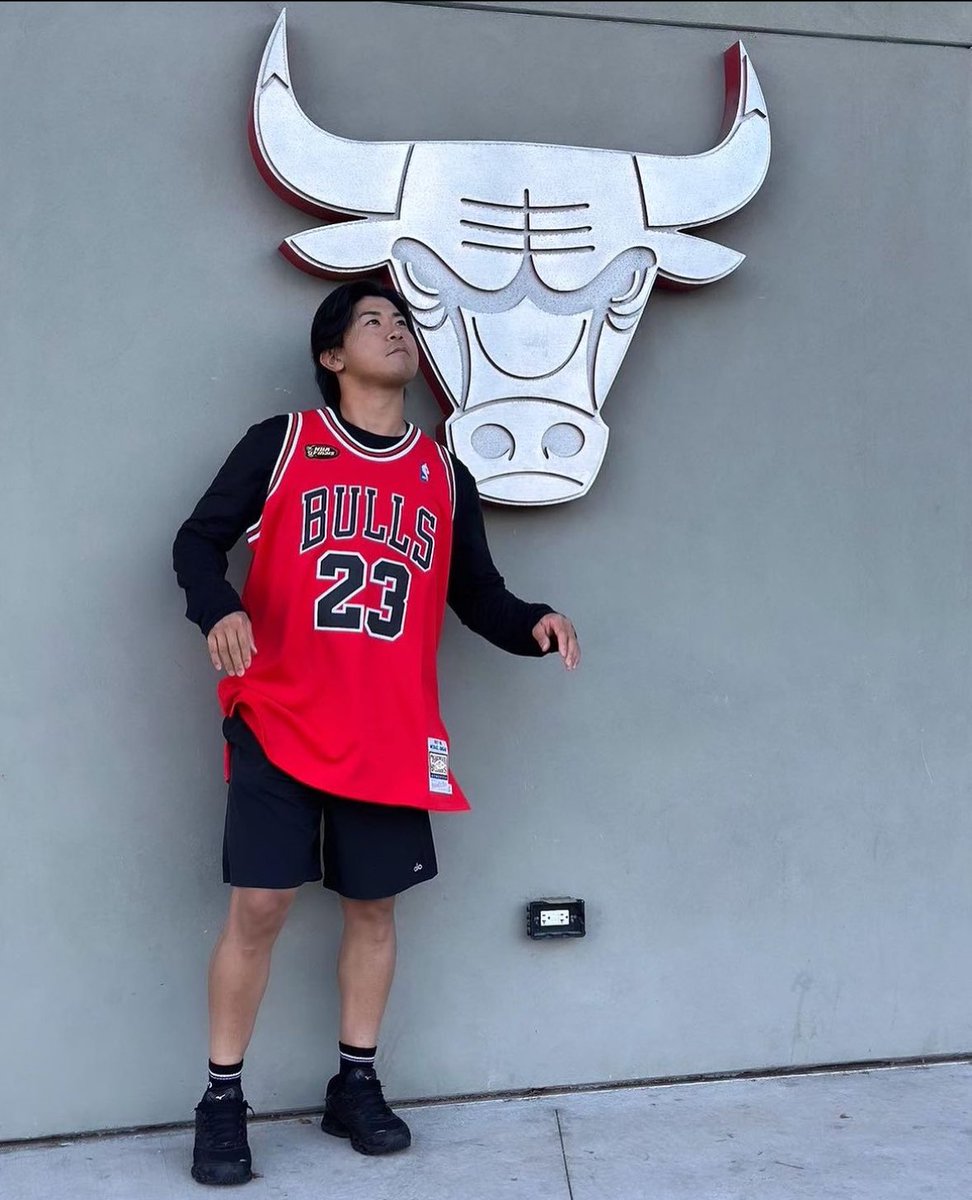 moralesupplyco's tweet photo. shota knows it’s just different in chicago https://t.co/YhfqAvuYdt