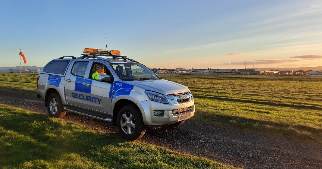 ✈️ Our dedicated teams regularly patrol the airfield and surrounding areas of the airport, keeping a watchful eye to ensure our site is safe and secure. #AirfieldLife #SafetyFirst #AirfieldSecurity #SecurityPatrols #TeamPIK #BehindTheScenes