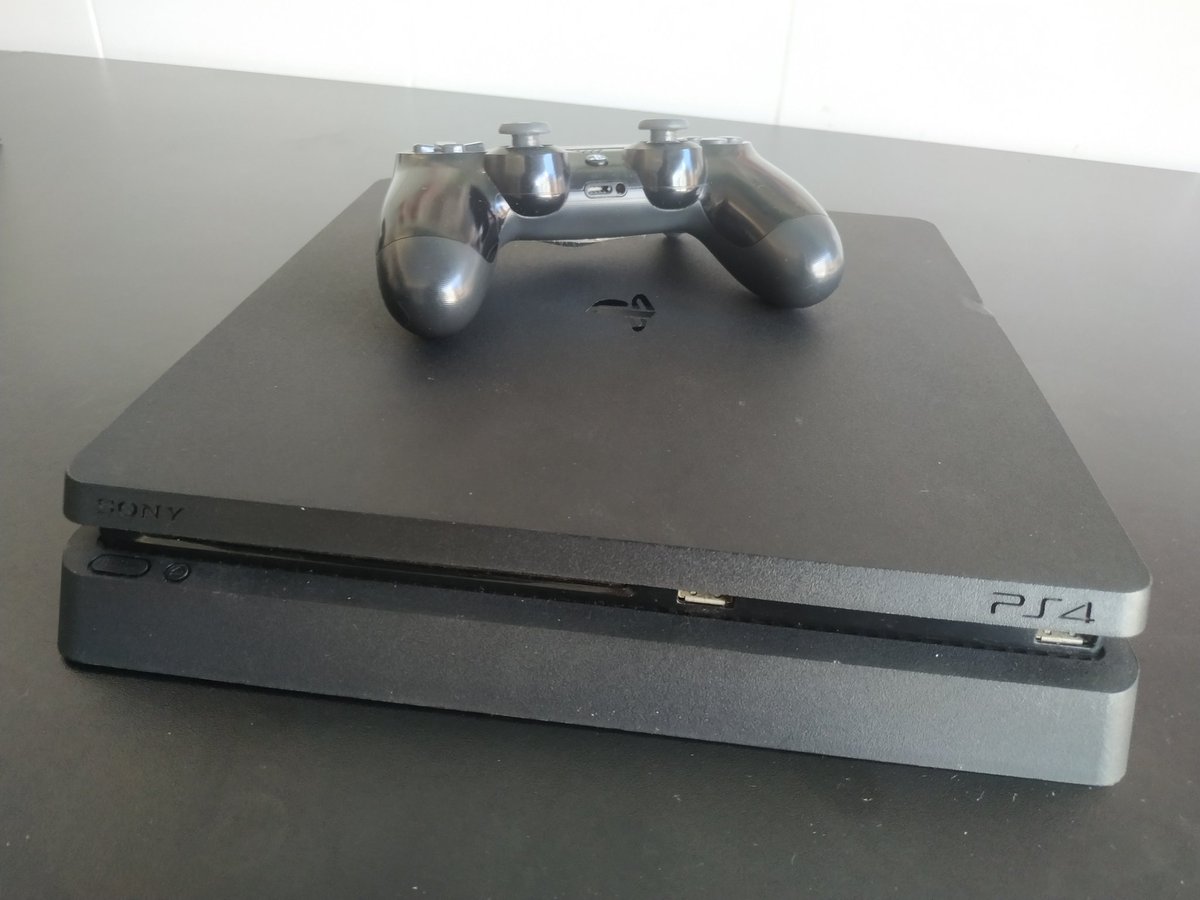 Jota_Jordy's tweet photo. Passando PS4 por 1k
Acompanha controle e os cabos.

Ele tá só com um ameaçado na lateral, mas é só na carcaça... Não tem defeito por dentro.

Interessados é só chamar no pv https://t.co/JCVQYh42QC