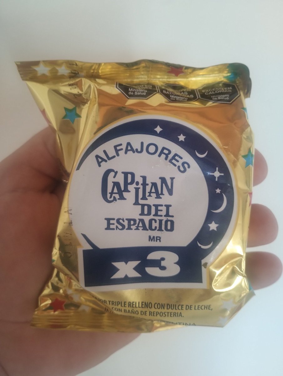 FacundoReginato's tweet photo. #Efemérides | ¡Hoy cumple 62 años el alfajor más rico de la galaxia 😍! @infodequilmes

#CapitánDelEspacio #Quilmes https://t.co/zI6sg3FtGw