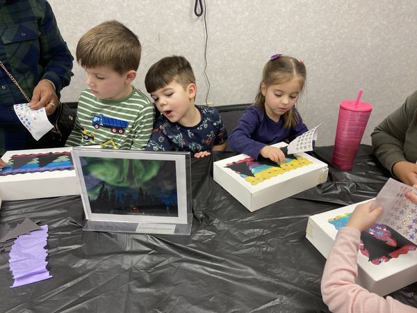 rvcpl's tweet photo. We had a great time making Northern Lights nightlight boxes at our Afternoon Craft. Many thanks to the #CotsenChildrensLibrary for the inspo! 

#rvclibrary #kidcrafts #northernlights 🌌 https://t.co/HrDisQSBpN