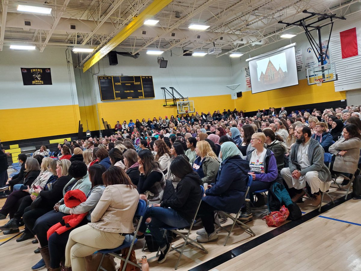 LindaMywaart's tweet photo. @FMPSD Professional Learning w/ @myrondueck
#students #askthem #contextmatters https://t.co/qVAutDB0RQ