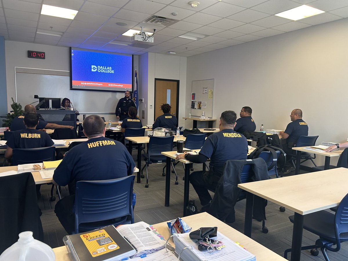 DallasCollegePD's tweet photo. Dallas College Police Officer Erick Gauna recruiting Dallas College scholars at El Centro West Campus to join our stellar police department. There’s no need to go anywhere else and recruit when we have 80,000 amazing candidates right here in our own backyard. Let’s GO! https://t.co/D901fbyd10