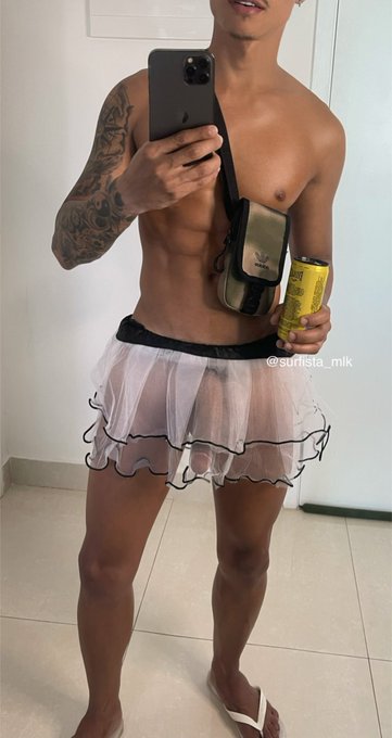 Watch 𝐒𝐔𝐑𝐅𝐈𝐒𝐓𝐀's leaked NSFW photo on TwXstars