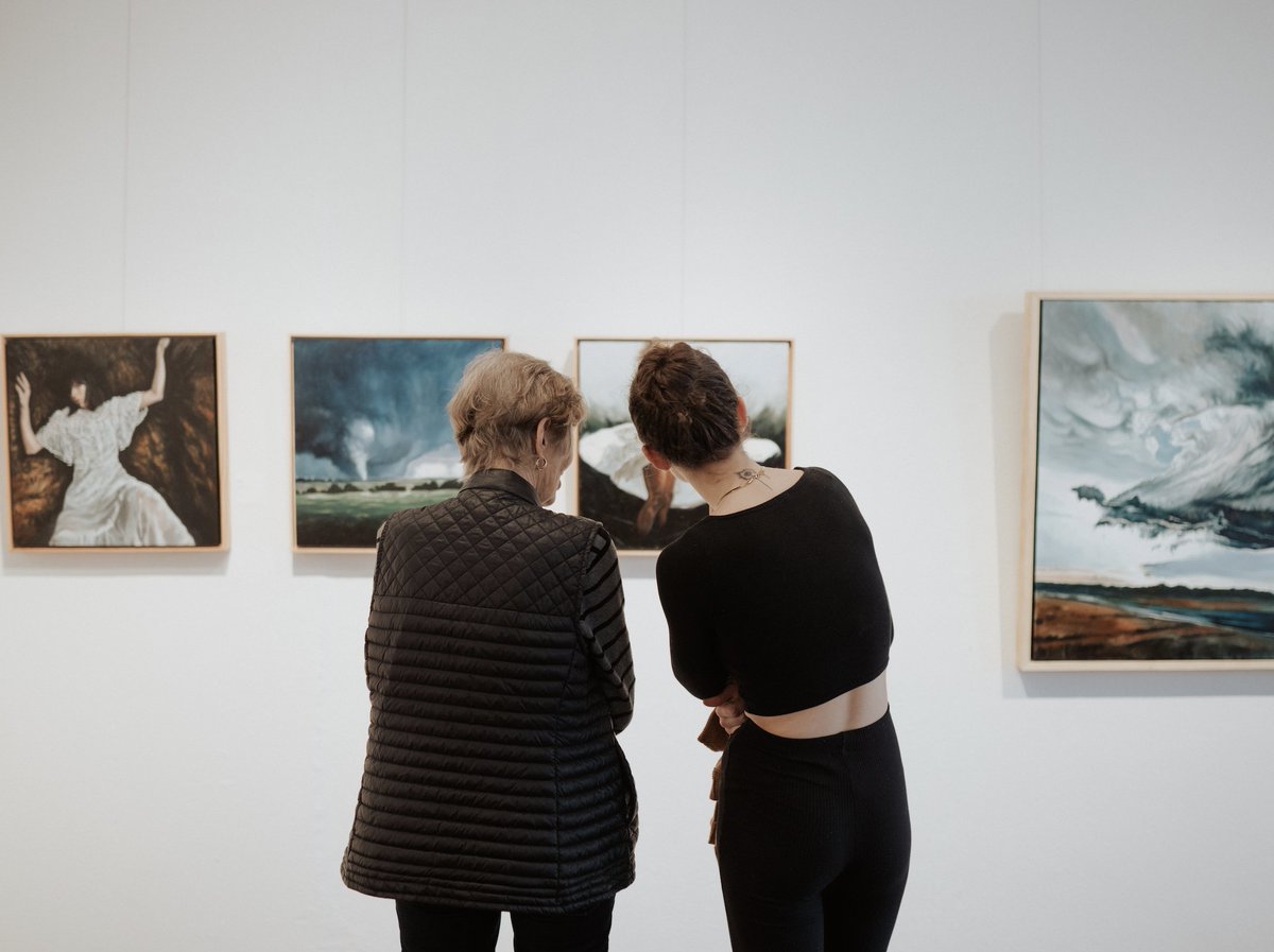 PeakRadar's tweet image. It&apos;s First Friday in the Pikes Peak region! Enjoy an evening out while supporting local creatives and small business throughout #ManitouSprings, #OCC, and #DowntownCS. 

Not sure where to begin? Head to peakradar.com/blog/blog/firs….