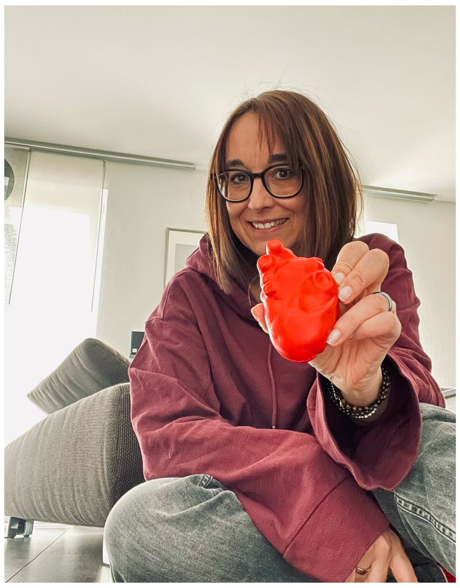 IRammoser's tweet photo. Frauenherzen schlagen anders! Anlässlich des Awareness-Tages für Frauengesundheit, inspiriert vom National Wear Red Day in den USA, heben #healthcarefrauen und #HerzHirnAllianz heute die Bedeutung der Herzgesundheit von Frauen hervor 🙌‼️
#frauenherzenschlagenanders #GoRed https://t.co/5xCXs8nBTD