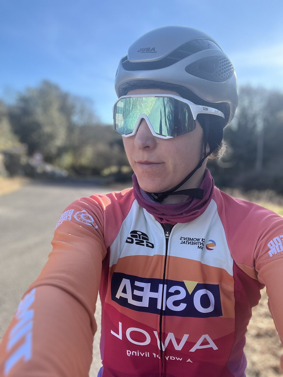 CindyPomares's tweet photo. Ça charpente au soleil ! 🌞 
Février est déjà là : Team Training Camp et 1ere course UCI au programme… 

With @doltcinioshea 💜🧡
#cycling #womencycling #trainingcamp #trainingday #trainingblock #trainingmotivation #keepgoing #ravito https://t.co/LGGNzonICv