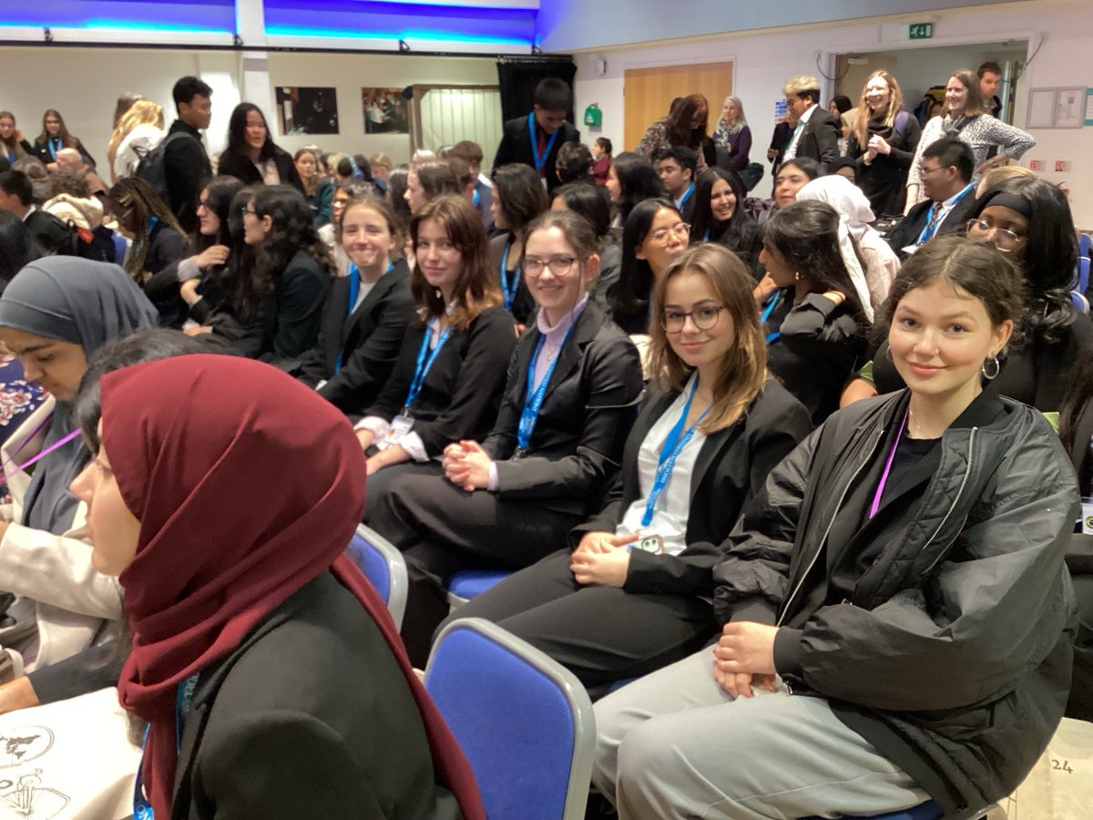 BGS_Econ's tweet photo. We’ve arrived and ready for the opening ceremony @cambridge_mun, #BGSSixthform, #BGSYear11 https://t.co/QTyAkAJhfK