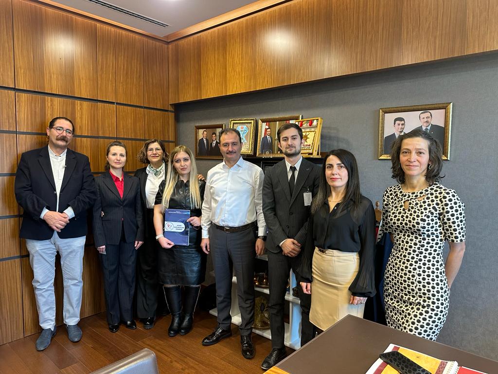 Kamu Sağlıkçıları Derneği Yönetim Kurulu üyeleri, TBMM Sağlık Komisyonu Üyesi Tokat Milletvekili Sn. Cüneyt ALDEMİR'i ziyaret etmiştir. 

Sn. vekilimize destekleri, nezaketi ve  misafirperverliği için teşekkür ederiz.

<a href="/dtcuneytaldemir/">Dt. Cüneyt Aldemir 🇹🇷</a> 
<a href="/kamsagder/">KAMU SAĞLIKÇILARI DERNEĞİ</a>