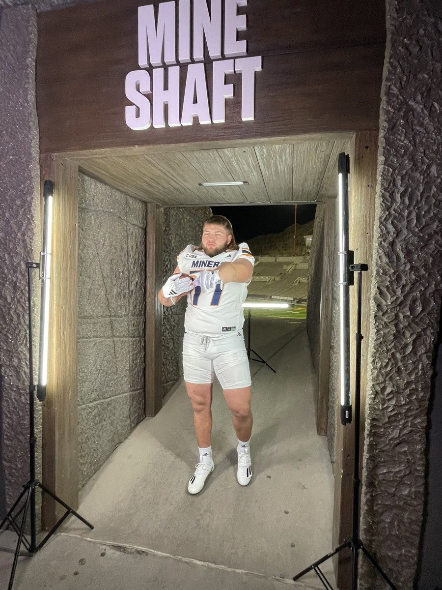 Wydra77Craig's tweet photo. After close consideration, I’ve decided to flip my commitment to the University of Texas at El Paso! ⛏️🔵🟠  Thank you to everyone who has recruited me during this process. 
@CoachSWUTEP @CoachKaster @TyBarret 
@CoachTaylor_CT @AndressFootball https://t.co/KOkPOYGDiv