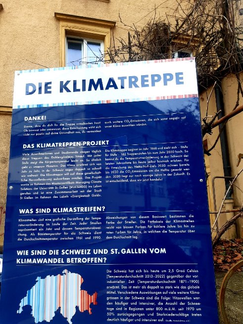 2 Tage Integrative Wirtschaftsethik in St. Gallen, tolle Diskussionen mit spannenden Kolleg:innen (<a href="/ThBeschorner/">Thomas Beschorner</a>, <a href="/SchramChristoph/">Christoph Schram</a> u.a.) &amp; Peter Ulrich war auch dabei. Die Klimatreppe habe ich gleich mehrmals genommen.😉

Aber jetzt erst einmal durch die Nacht zurück &amp; ins WE.🚉