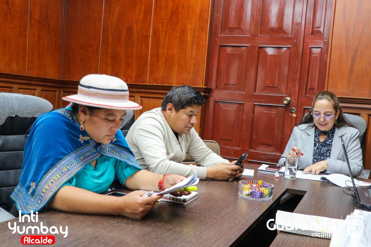 La Vicealcaldesa Laura Gonzales, junto con los Concejales del GADCG, participaron en la mesa de trabajo para la socialización del Proyecto de Ordenanza de la Creación de la Dirección de Movilidad y Transporte del Cantón Guaranda. #IntiIdentidadYDesarrollo #Cumplimos